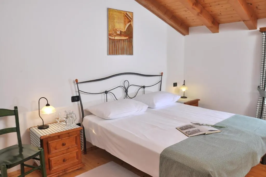 Casa Romantica La Parenzana Buje Bed & Breakfast